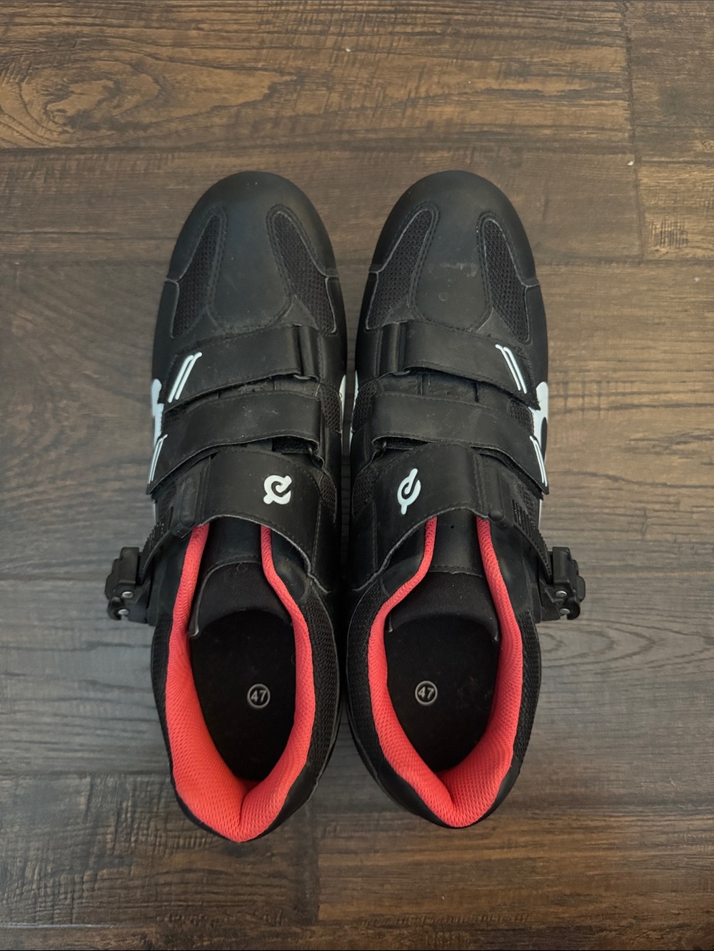 Cycling peloton Shoes men  - Black with Red Lining